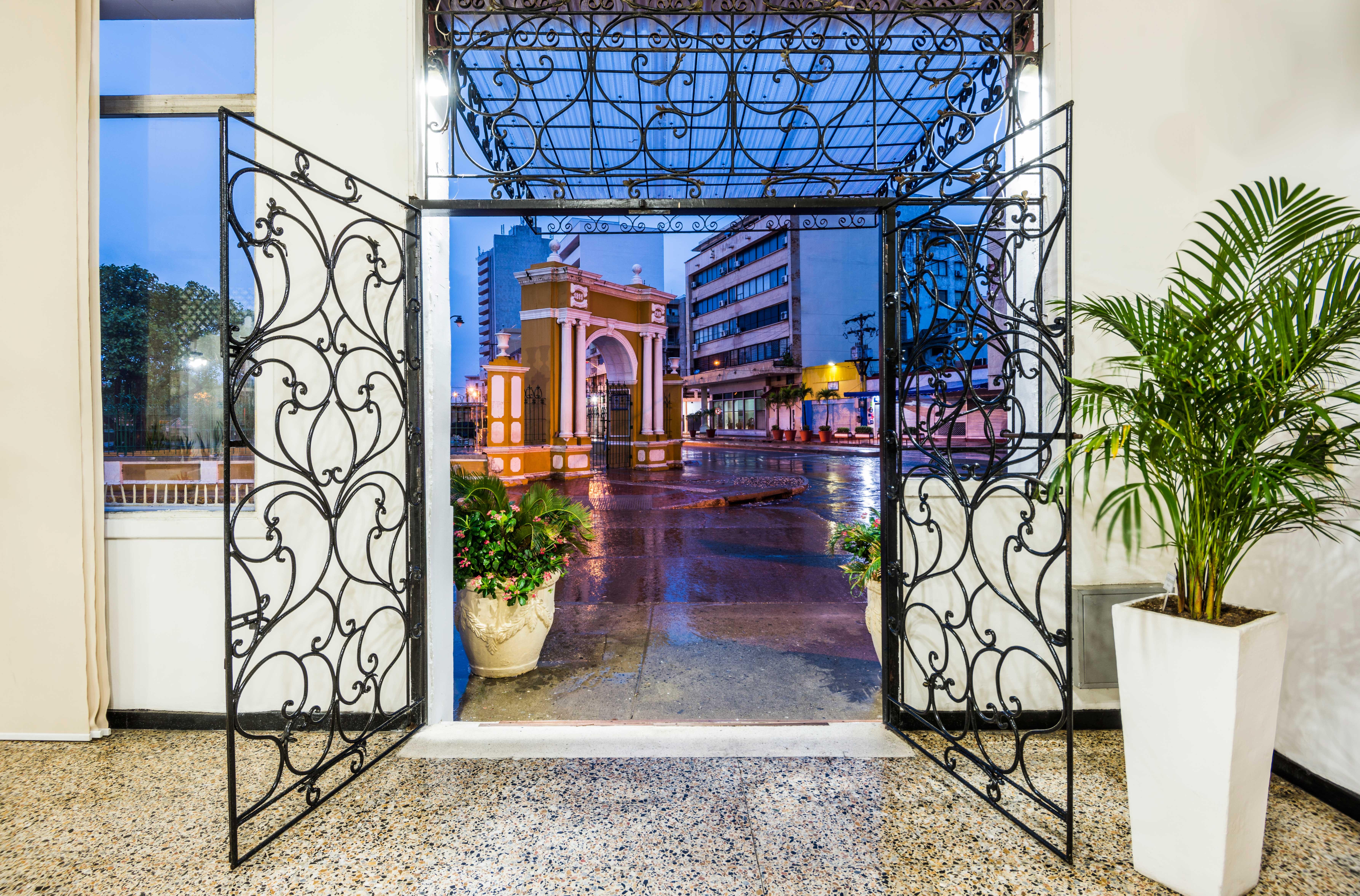 Hotel Dorado Plaza Centro Historico Cartagena Екстер'єр фото